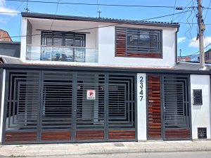 Código: 1095 - Cl 44 N 23 47 -Casa Poblado